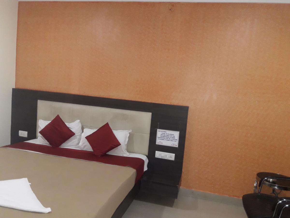 Vijaya Lakshmi Residency Bangalore Bagian luar foto