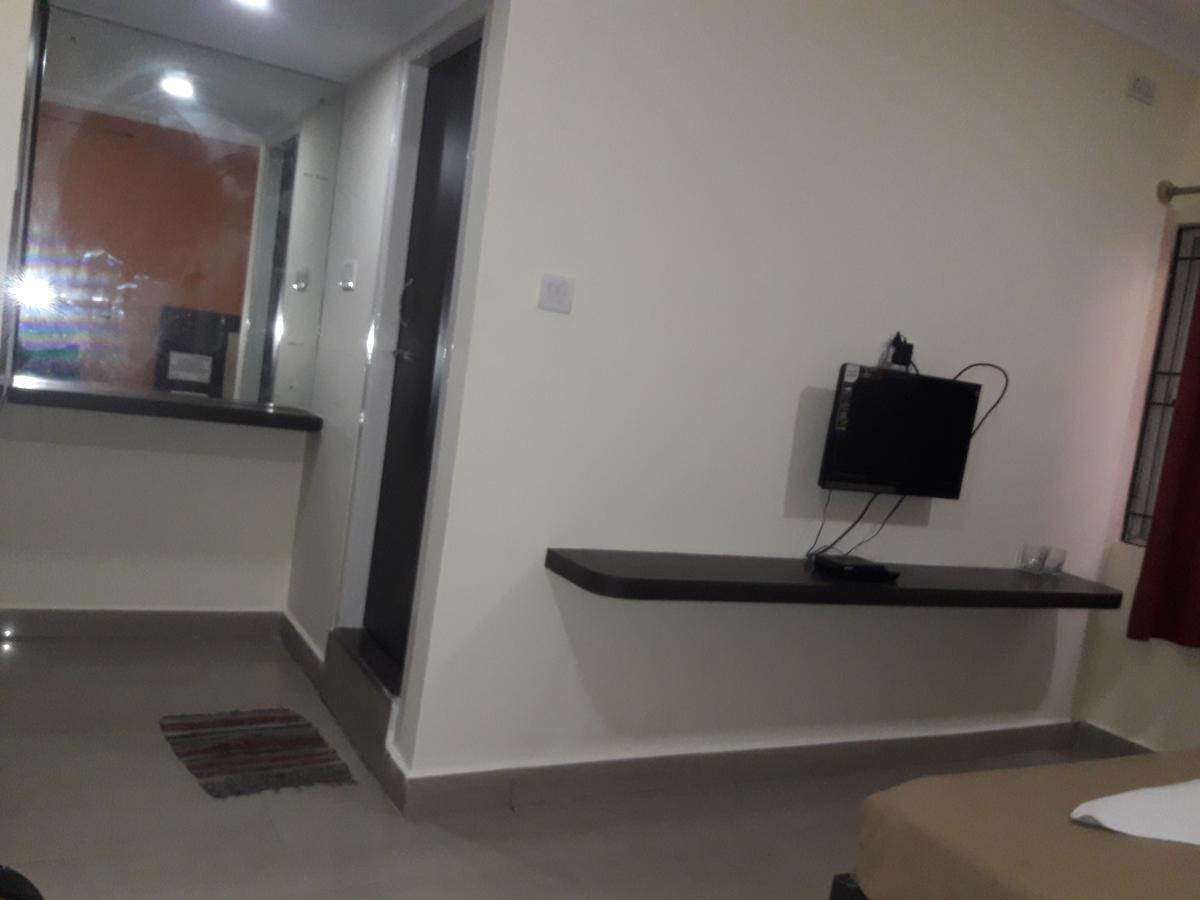 Vijaya Lakshmi Residency Bangalore Bagian luar foto