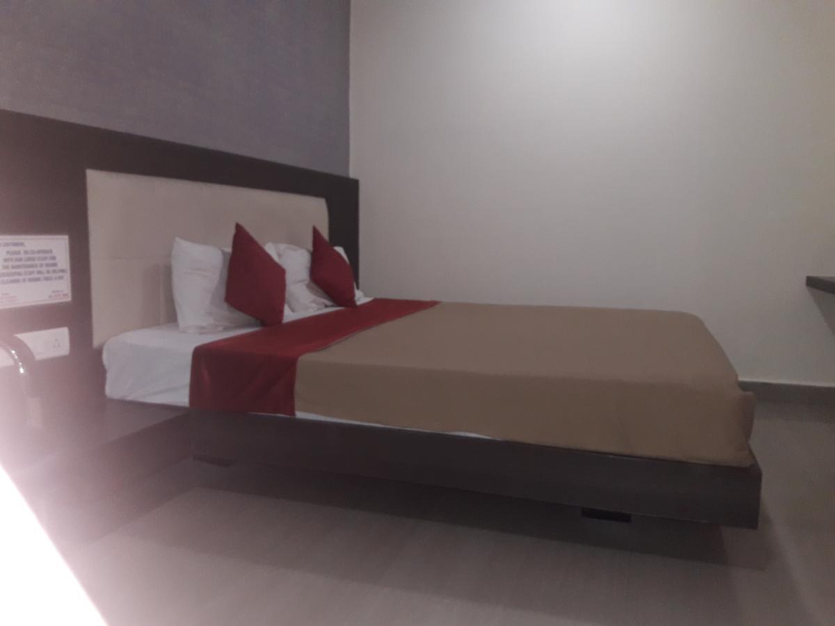 Vijaya Lakshmi Residency Bangalore Bagian luar foto