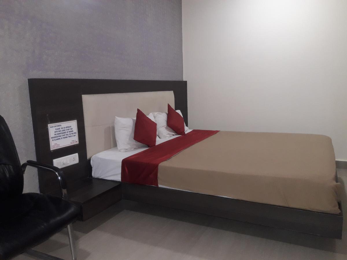 Vijaya Lakshmi Residency Bangalore Bagian luar foto