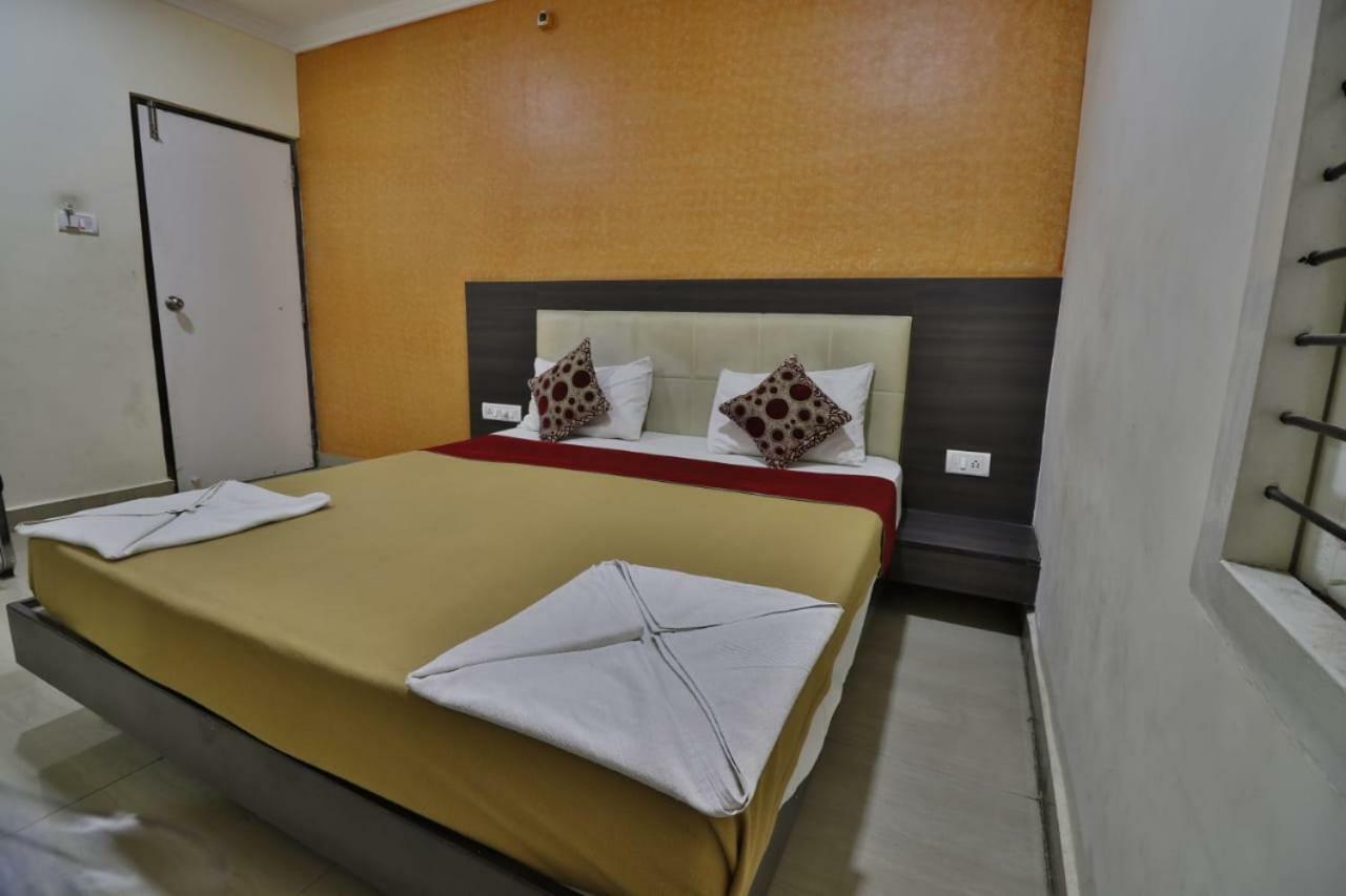 Vijaya Lakshmi Residency Bangalore Bagian luar foto