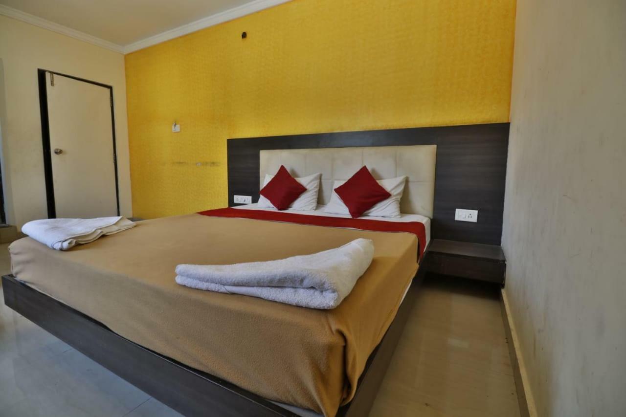 Vijaya Lakshmi Residency Bangalore Bagian luar foto