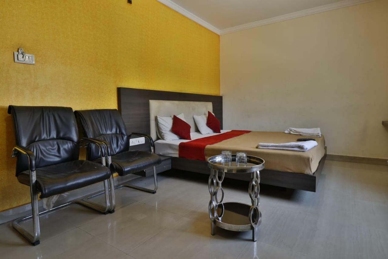 Vijaya Lakshmi Residency Bangalore Bagian luar foto