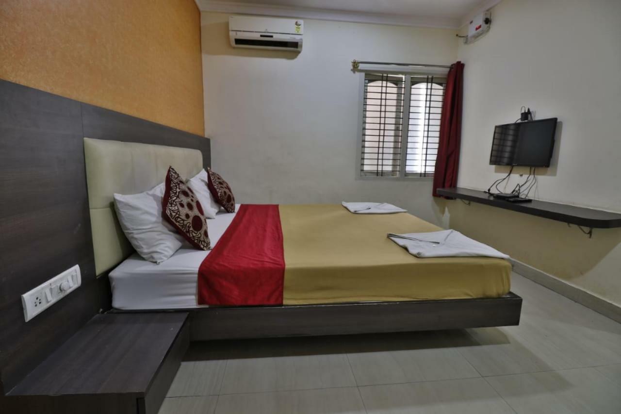 Vijaya Lakshmi Residency Bangalore Bagian luar foto